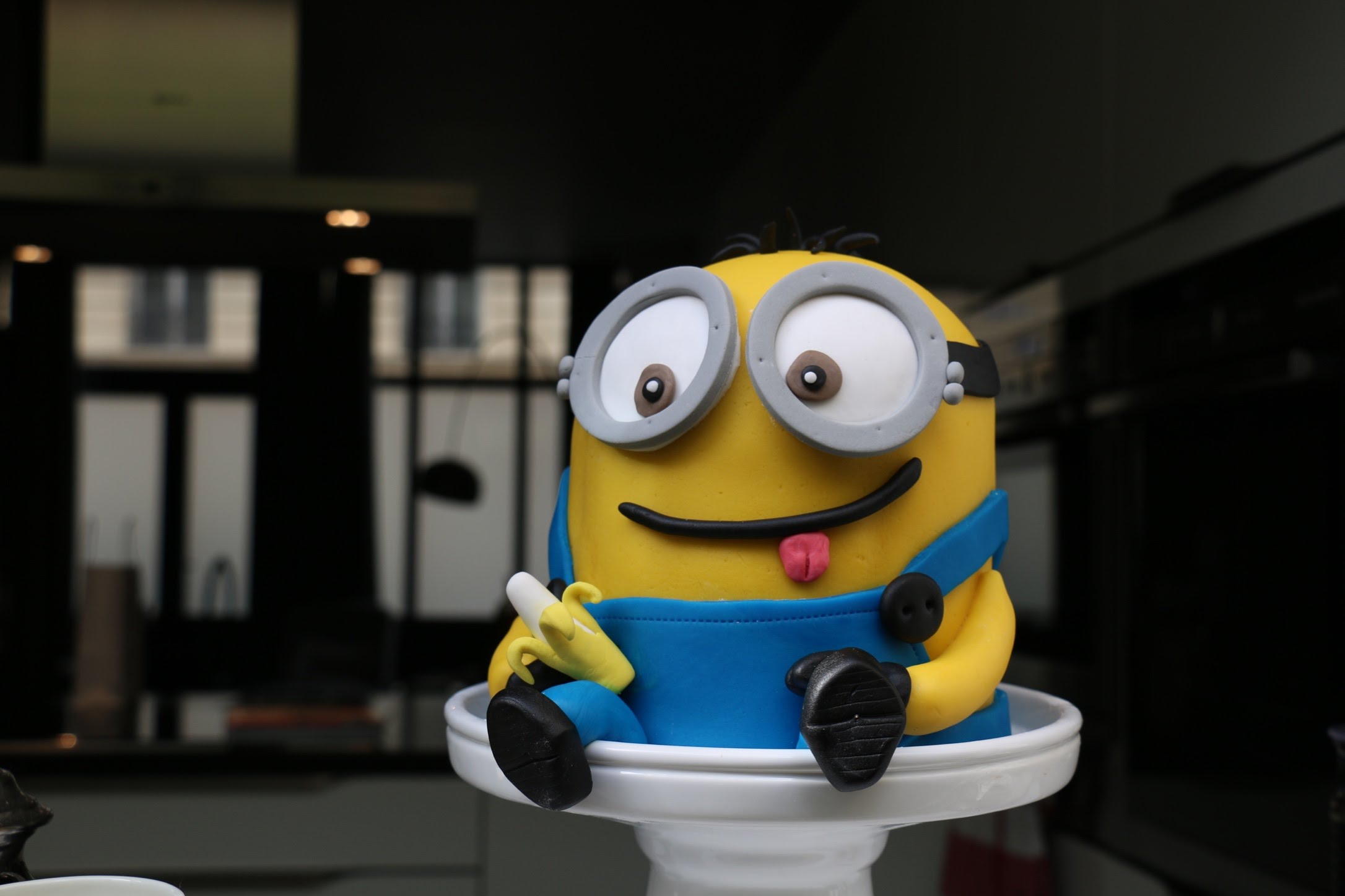 Gateau Minion 3d Pate A Sucre Et Chocolat Recette Special